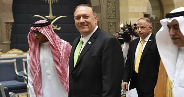 Госсекретарь США совершил поездку на авиабазу Саудовской Аравии для демонстрации силы Ирану