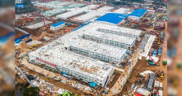 В Ухане за 10 дней построили больницу для зараженных коронавирусом
