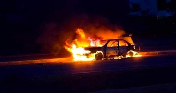 Американские солдаты подожгли две автомашины на трассе Кабул-Джалалабад