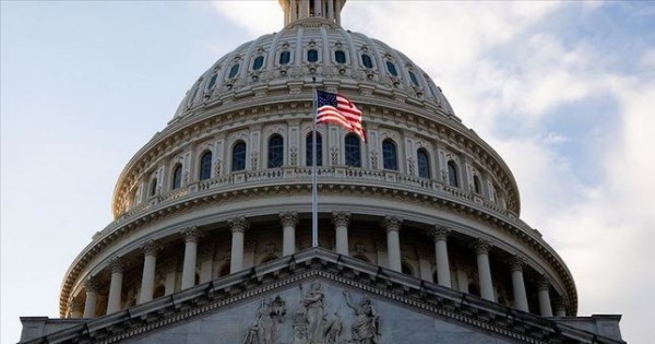США вновь разрешили 4 странам временно сотрудничать с Ираном