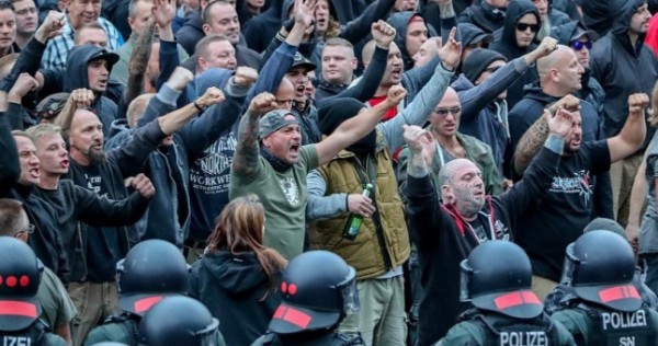 План Меркель: Германия для беженцев или беженцы для Германии?