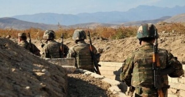 Минобороны Армении: Четверо военных погибли при обстреле со стороны Азербайджана