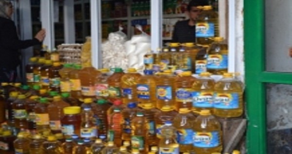 Вслед за долларом в Таджикистане взлетели и цены на основные продукты питания