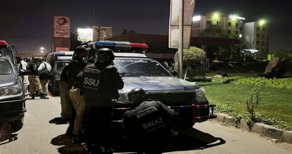 В Пакистане в результате двух взрывов погибли 27 человек