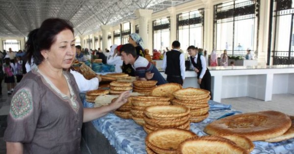 Таджикистанцы стали меньше есть хлеба, больше мяса