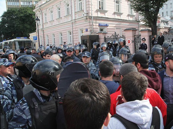 В Санкт-Петербурге задержали 130 участников акции в поддержку мусульман Мьянмы