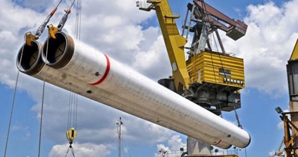В Черном море началась прокладка глубоководного участка "Турецкого потока"