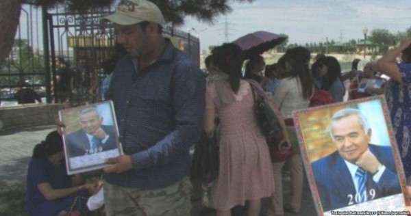 В Узбекистане телеканалам запретили упоминать в эфире имя Ислама Каримова