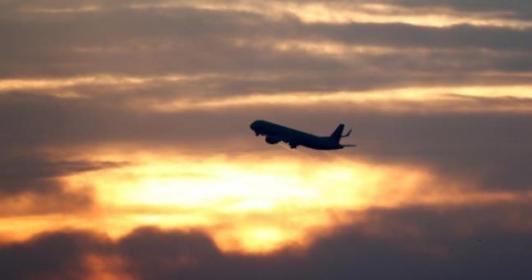 У летевшего в Сочи Ту-204 загорелся двигатель