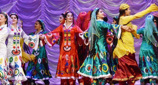 Таджикские и узбекские артисты выступят с совместным концертом