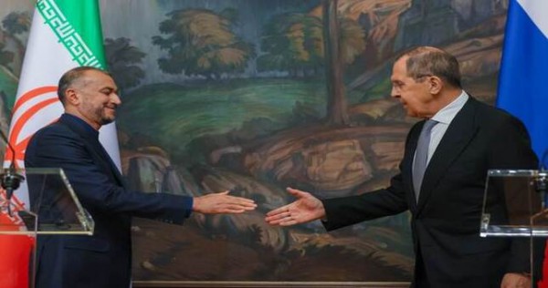 Лавров и глава МИД Ирана осудили удары США и Великобритании по Йемену