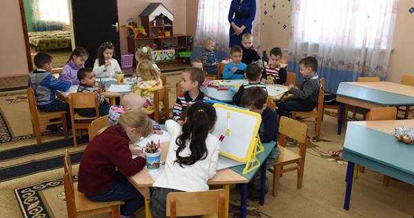 В Узбекистане близким родственникам запретили забирать детей из сада