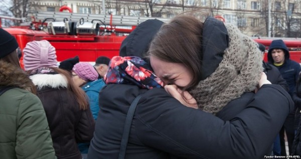 В Кемерове проходят первые похороны жертв пожара в торговом центре