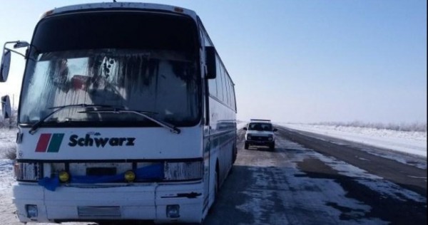 Автобус с гражданами Таджикистана и России сломался в Казахстане