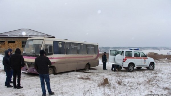 В Казахстане 47 узбекистанцев спасли из замерзшего в 40-градусный мороз автобуса