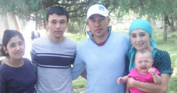 Таджикские семьи из Чаткала живут по кыргызским традициям, а главным их языком является государственный
