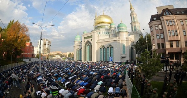 В Москве родители возмущены переносом 1 сентября из-за Курбан-байрама