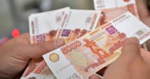 Житель Канибадама «кинул» жительницу Петербурга на 1,5 млн. рублей