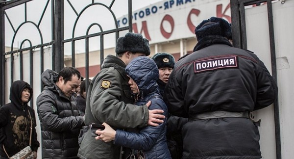 Мигранты встанут на учет в городах Кубка Конфедераций только через МВД