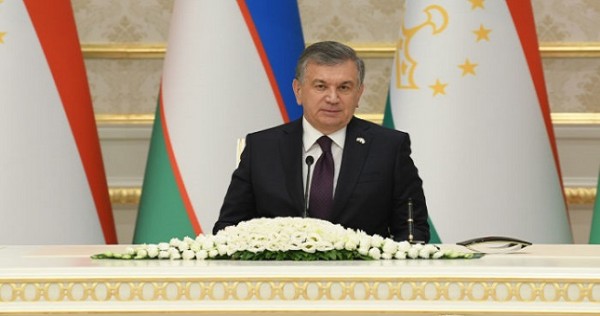 «Узбекконцерт» запретил петь песни, посвященные Мирзияеву