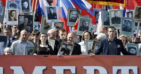 В Кремле призвали не политизировать «Бессмертный полк»