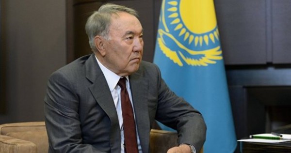 Казахстан: Назарбаев предложил ослабить полномочия президента