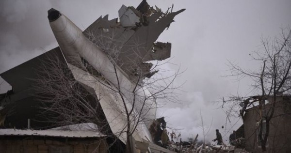 Самолет рухнул в Кыргызстане: погибли более 30 человек