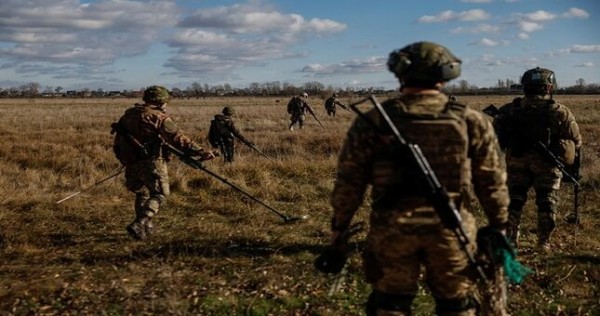 Почти половина украинцев поддержали идею переговоров с Россией