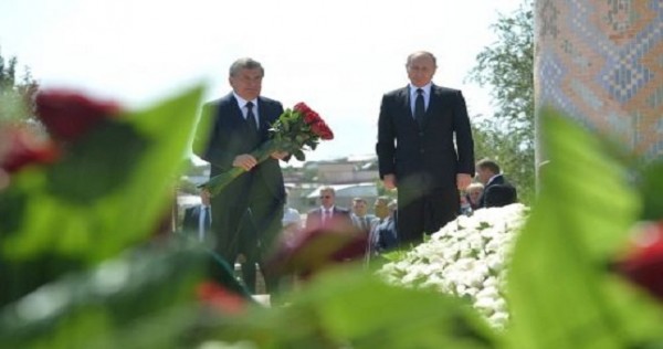 Это плечо настоящего друга, - премьер Узбекистана Мирзияев о визите Путина на могилу Каримова в Самарканде