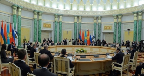 Зачем Путин и Атамбаев прилетели в Астану