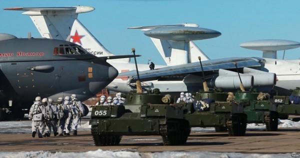В Таджикистан прибыли российские десантники