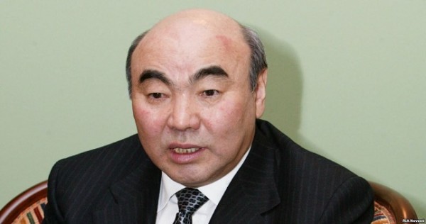 "Жалею, что не смог передать власть конституционным путем"
