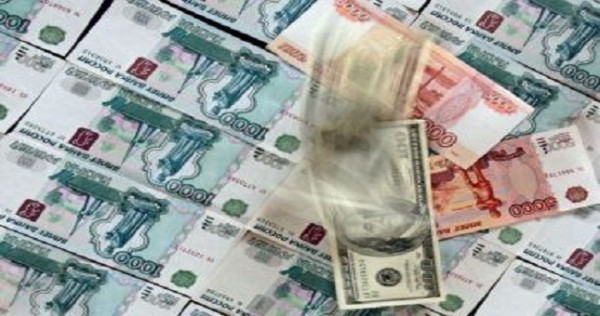 Курс доллара на бирже упал ниже 65 рублей