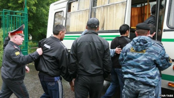 В мечети Оренбурга задержали 30 мигрантов, 1 имама и килограмм тротила