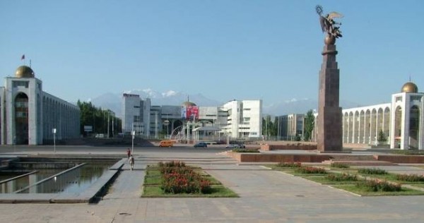 Столица Киргизии закрывает центр города для митингов