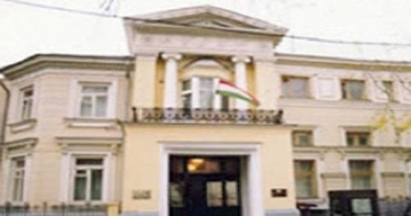 Посольство РТ в РФ озабочено смертельным наездом неизвестного на 16-летнюю гражданку РТ