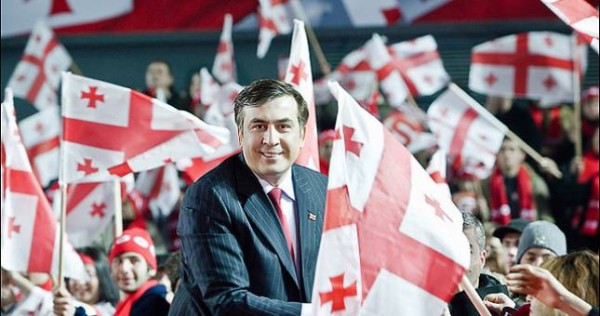 Саакашвили раздает грузинские паспорта
