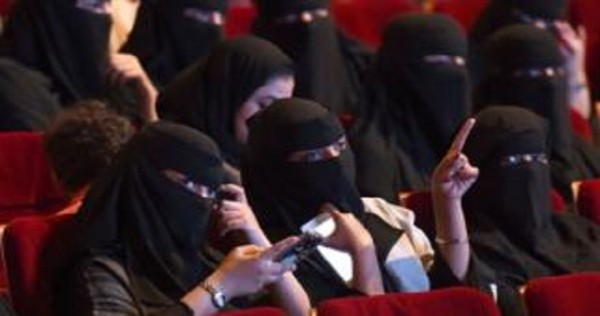 Впервые за 35 лет в Саудовской Аравии откроются кинотеатры