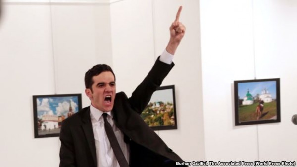 Снимок убийцы российского посла получил престижную премию World Press Photo
