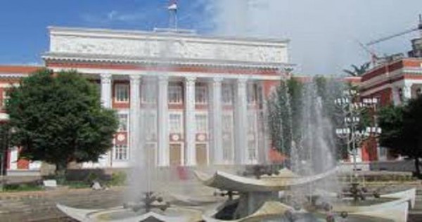 Парламент окончательно отверг предложенный политическими силами проект