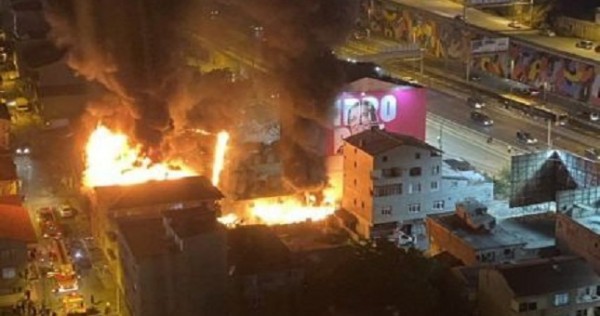В Турции произошел мощный взрыв газопровода: первое видео с места ЧП