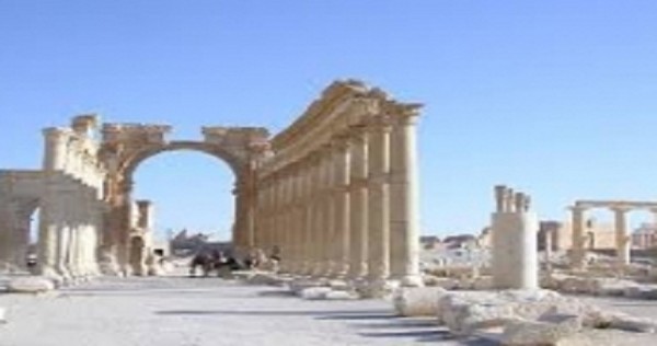 ИГ уничтожило Триумфальную арку в Пальмире