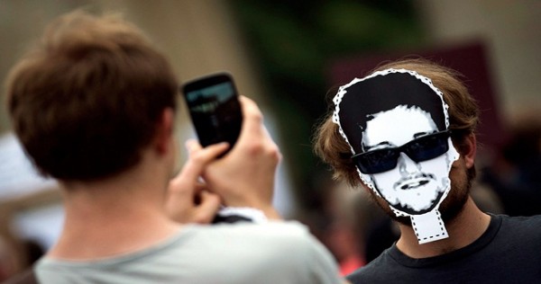 Сноуден отказался от использования iPhone