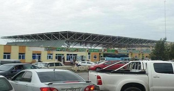 В Туркменабаде торговцы хотели избить директора рынка