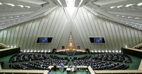 Парламент Ирана поддержал предложение о переносе столицы