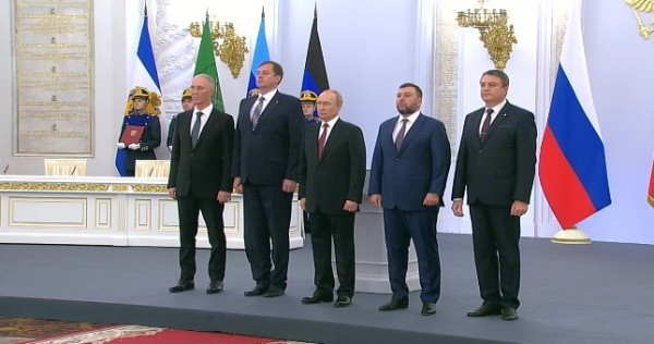 “На Западе желают видеть нас колонией”: о чем говорил Владимир Путин на церемонии подписания договоров о вхождении в состав России новых территорий