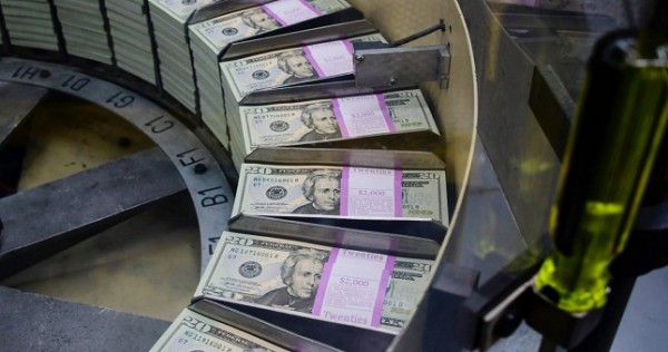 Если все так ругают доллар, почему нельзя от него отказаться? США используют валюту для давления на другие страны?