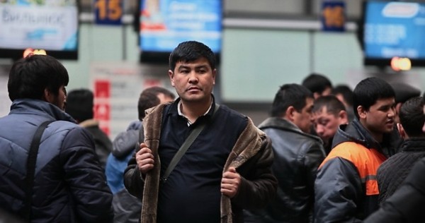Трудовые мигранты стали массово покидать Екатеринбург: в чем причина