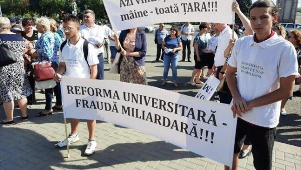 Уничтожение науки: Почему молдавское общество выступило против «реформы» образования Санду