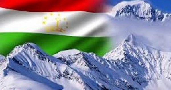 Государственный флаг высотой в 32 метра будет возведен на Крыше мира